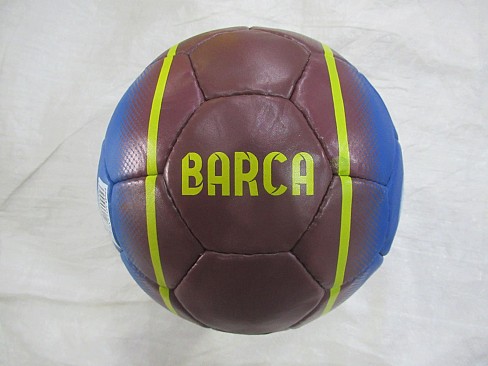 Іграшка м'яч футбольний арт. FP086  BARCELONA №5, PU 420 грам, 32 панелі,Пакістан,сітка+голка в комп