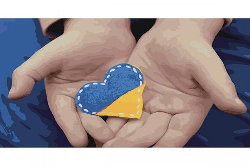 Картини по номерах Серце України Strateg з лаком та рівнем розміром 40х50 см (SY6541)