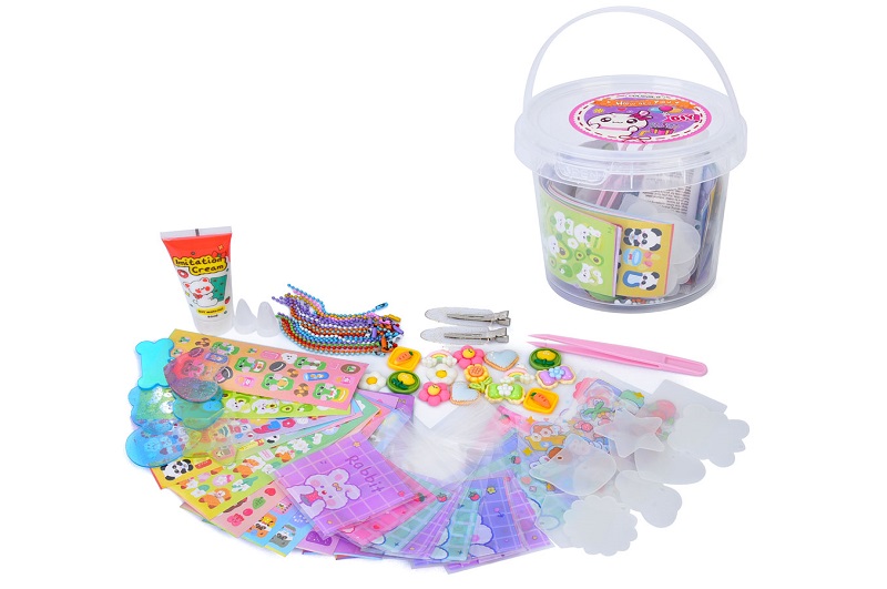 Набір для творчості TRSW-71 (48шт) основи для брелків, заколки, наліпки, інструменти, клей, у відрі,