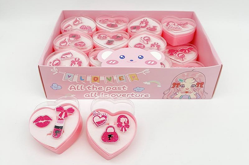 Біжутерія арт. D48D Упак24шт(960шт/2)  у вигляді сердечка, ціна за 1 шт дисп.бокс. 9*9*2см